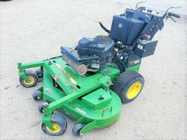 John Deere WHP36A, WHP48A, WHP52A, WHP61A Commercial Mower Operator’s Manual OMTCU35858